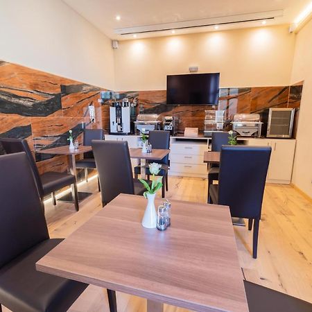 Liebknecht 13 Otel Bernburg Dış mekan fotoğraf